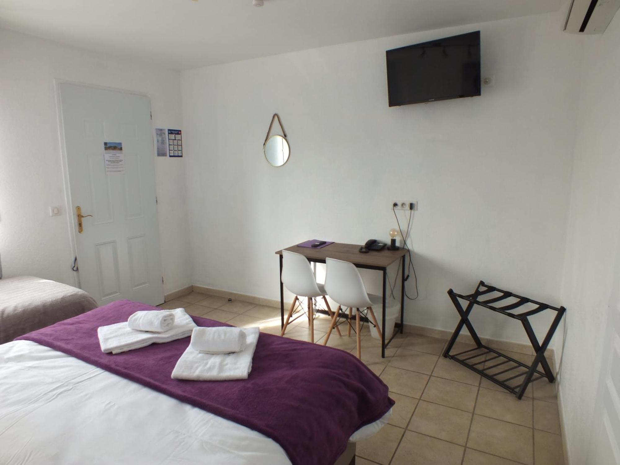 Logis Hotel Restaurant Le Clos Saint Loup Bram Екстер'єр фото