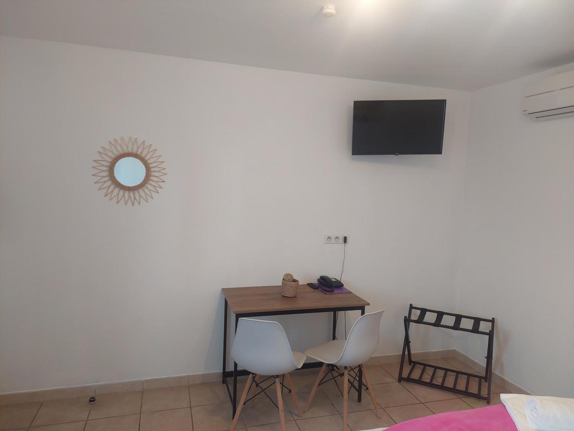 Logis Hotel Restaurant Le Clos Saint Loup Bram Екстер'єр фото
