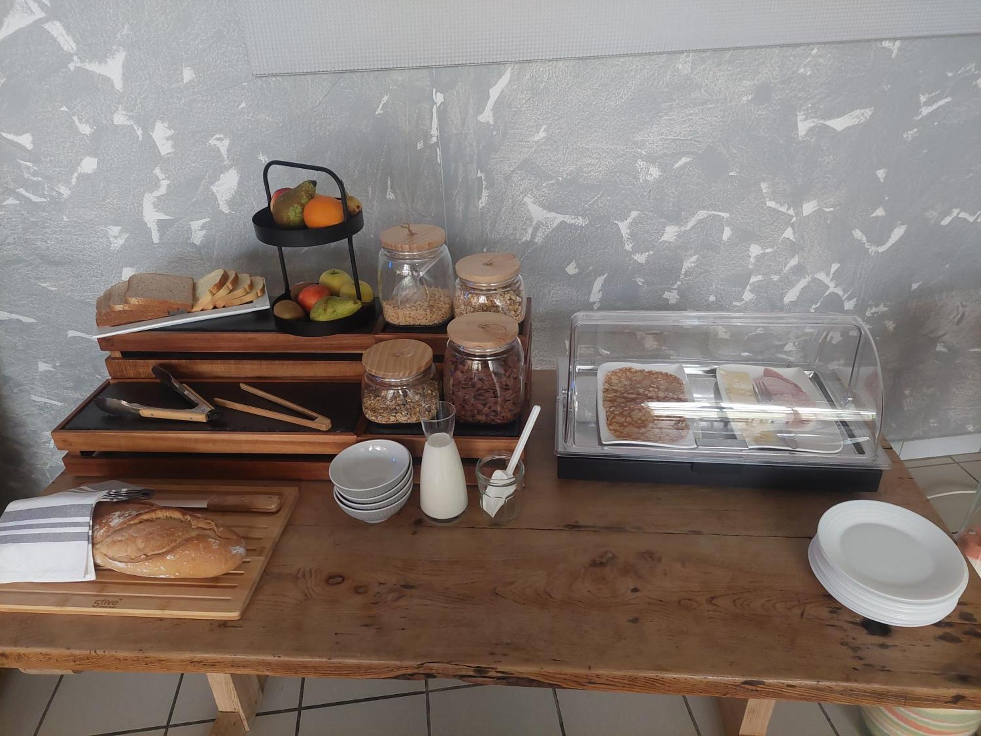 Logis Hotel Restaurant Le Clos Saint Loup Bram Екстер'єр фото