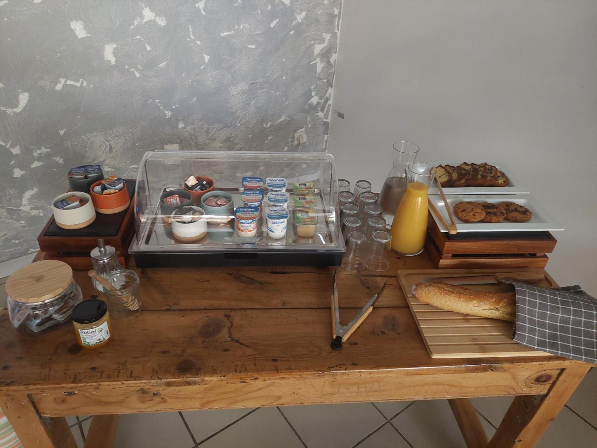 Logis Hotel Restaurant Le Clos Saint Loup Bram Екстер'єр фото