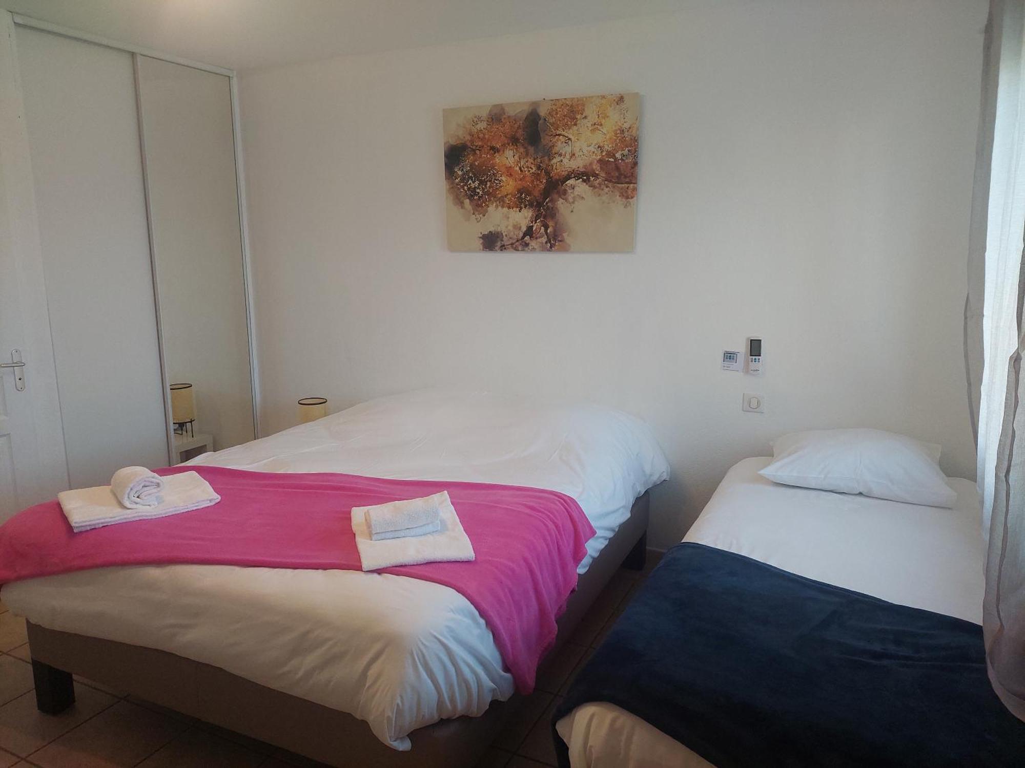 Logis Hotel Restaurant Le Clos Saint Loup Bram Екстер'єр фото
